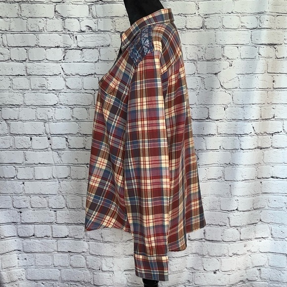 Chaps Women’s Petite Blue Cream Red Plaid Embroidered ButtonUp Western Sz XL EUC - Picture 2 of 11